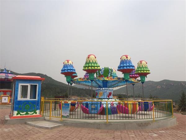 車(chē)間汽車(chē)自控飛機實(shí)拍